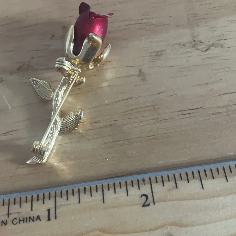 FINAL MARKDOWN Gold and Red Rose Brooch